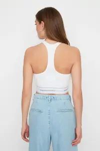 TRENDYOLMİLLA Sagaza Studio White Metal Accessory Detailed Knitting Bustier - Image 6