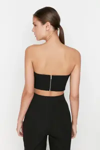 TRENDYOLMİLLA Black Crop Lined Weaving Bustier - Image 6