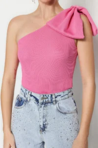 TRENDYOLMİLLA Pink Single Arm Bow Detailed Knitwear Blouse - Image 4