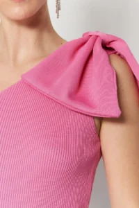 TRENDYOLMİLLA Pink Single Arm Bow Detailed Knitwear Blouse - Image 5