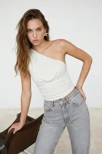 TRENDYOLMİLLA Ecru Crop Lined shiny Knitting Bustier - Image 2