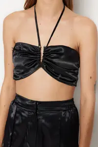TRENDYOLMİLLA Black Crop Lined Weaving with accessories Satin Bustier - Image 3