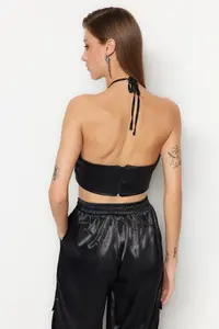 TRENDYOLMİLLA Black Crop Lined Weaving with accessories Satin Bustier - Image 5