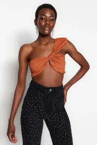 TRENDYOLMİLLA Brick Red Crop Knitting textured Bustier - Image 3