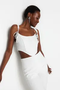 TRENDYOLMİLLA Ecru Crop Lined Piped Corset Detailed Knitting Lace Bustier - Image 4