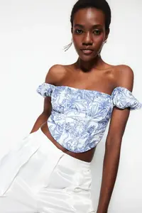 TRENDYOLMİLLA Multicolored Crop Lined Corset Detailed flower patterned Weaving Poplin Bustier - Image 3