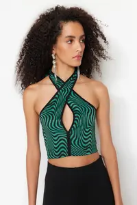 TRENDYOLMİLLA Black-Green Crop Knitting Window/Cut Out Detailed Animal Patterned Bustier - Image 2