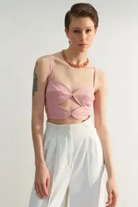 TRENDYOLMİLLA Pink Body-Fitting Weaving Cut-out/Window Detailed Bustier