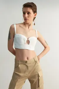 TRENDYOLMİLLA Limited Edition Ecru Stitching Detailed Bustier - Image 2