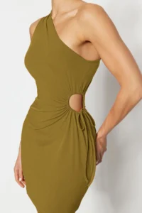 TRENDYOLMİLLA Yağ Green Fitted Waist Low-cut Knitting Evening Gown Night Graduation Dress - Image 8