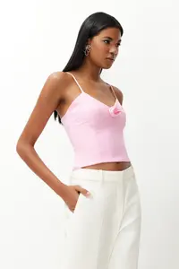 TRENDYOLMİLLA Pink Crop Rose Detailed Weaving Bustier - Image 2