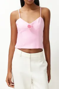 TRENDYOLMİLLA Pink Crop Rose Detailed Weaving Bustier - Image 4