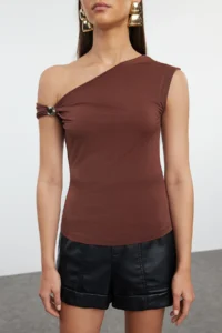 TRENDYOLMİLLA Brown Metal with accessories Knitting Blouse - Image 4