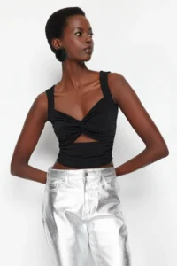 TRENDYOLMİLLA Black Crop Window/Cut Out Detailed Knitting Blouse - Image 2
