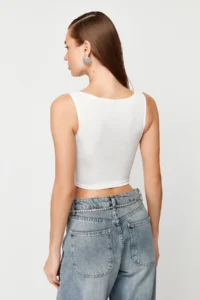 TRENDYOLMİLLA White Crop Window/Cut Out Detailed Knitting Blouse - Image 12