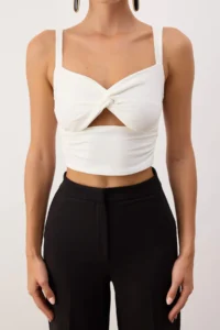 TRENDYOLMİLLA White Crop Window/Cut Out Detailed Knitting Blouse - Image 3