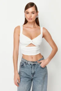 TRENDYOLMİLLA White Crop Window/Cut Out Detailed Knitting Blouse - Image 7