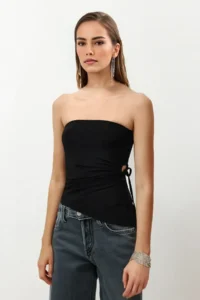 TRENDYOLMİLLA Black Cut Out/Window Detailed Knitting Blouse
