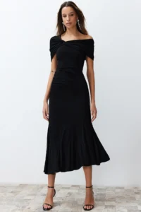 TRENDYOLMİLLA Black A-Kesim Asymmetric Yaka Knitting Chic Evening Gown Dress - Image 2