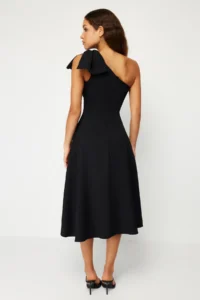TRENDYOLMİLLA Black A-Cut Bow Detailed Weaving Chic Evening Gown Gece Graduation Dress - Image 3
