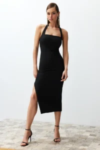 TRENDYOLMİLLA Black Body-fitting Weaving her dress