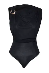 TRENDYOLMİLLA Black Accessory Detailed snaps Simli Knitting Bodysuit .D.00005