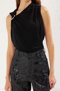 TRENDYOLMİLLA Black Accessory Detailed snaps Simli Knitting Bodysuit .D.00005 - Image 4