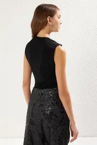 TRENDYOLMİLLA Black Accessory Detailed snaps Simli Knitting Bodysuit .D.00005 - Image 6