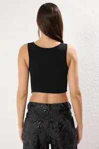 TRENDYOLMİLLA Black-White 2 Sets Package Cut Out/Window Detailed Crop Knitting Blouse - Image 5