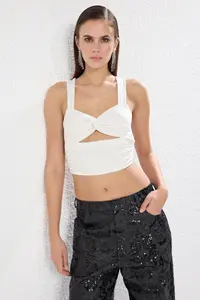 TRENDYOLMİLLA Black-White 2 Sets Package Cut Out/Window Detailed Crop Knitting Blouse - Image 6