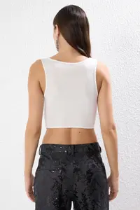 TRENDYOLMİLLA Black-White 2 Sets Package Cut Out/Window Detailed Crop Knitting Blouse - Image 7