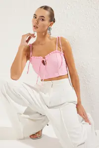 TRENDYOLMİLLA Pink Binding Detailed Frilly Crop Weaving Bustier - Image 2