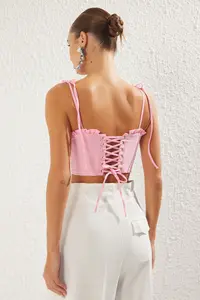 TRENDYOLMİLLA Pink Binding Detailed Frilly Crop Weaving Bustier - Image 5