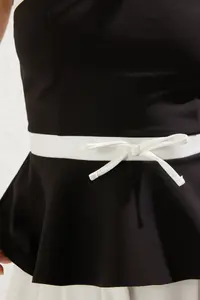 TRENDYOLMİLLA Black-White Strapless Bow Detailed Weaving Bustier - Image 4