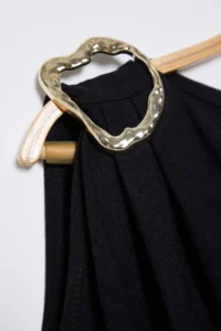 TRENDYOLMİLLA Black Accessory Detailed Weaving Blouse - Image 7