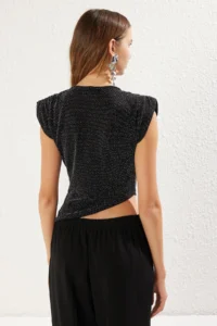 TRENDYOLMİLLA Black Simli Knitting Blouse - Image 7