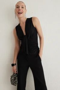 TRENDYOLMİLLA Black Drape Detailed Knitting Blouse