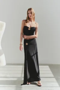 TRENDYOLMİLLA Black Accessory Detailed Strapless Knitting Chic Blouse - Image 3