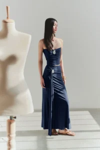 TRENDYOLMİLLA Navy Blue Accessory Detailed Strapless Knitting Chic Blouse - Image 2