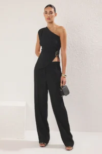TRENDYOLMİLLA Black Plain Boat Neck Sleeveless Knitting Scuba Crepe Party Blouse - Image 3