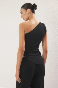 TRENDYOLMİLLA Black Plain Boat Neck Sleeveless Knitting Scuba Crepe Party Blouse - Image 6