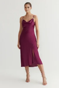 TRENDYOLMİLLA Plum Stone Bow Detailed Off-Shoulder Neck Satin Evening Gown Gece Graduation Dress - Image 4