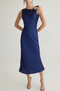 TRENDYOLMİLLA Navy Blue A-Kesim Accessory Detailed Satin Weaving Chic Evening Gown Gece Graduation Dress - Image 3