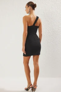TRENDYOLMİLLA Black Fitted Asymmetric Collar Chic Short Evening Gown Gece Graduation Dress - Image 5