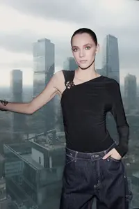 TRENDYOLMİLLA Limited Edition Black Accessory Detailed Asymmetric Yaka Knitting Party Bodysuit .D.00001