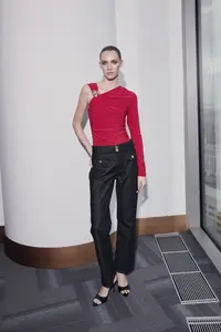TRENDYOLMİLLA Limited Edition Red Accessory Detailed Asymmetric Yaka Knitting Party Bodysuit .D.00001 - Image 2