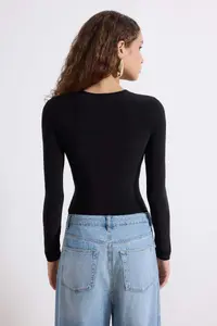 TRENDYOLMİLLA Black Accessory Detailed Shirred Bottom snaps Party Bodysuit .D.00006 - Image 4