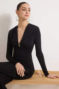 TRENDYOLMİLLA Black Accessory and Drape Detailed Deep V-neck Knitting Bodysuit .D.00009 - Image 2