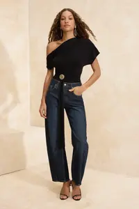 TRENDYOLMİLLA Black Asymmetric Yaka Accessory Detailed Party Blouse .D.00013