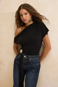 TRENDYOLMİLLA Black Asymmetric Yaka Accessory Detailed Party Blouse .D.00013 - Image 2